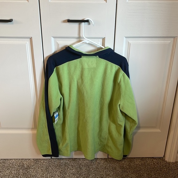 Green pullover. - Picture 5 of 5